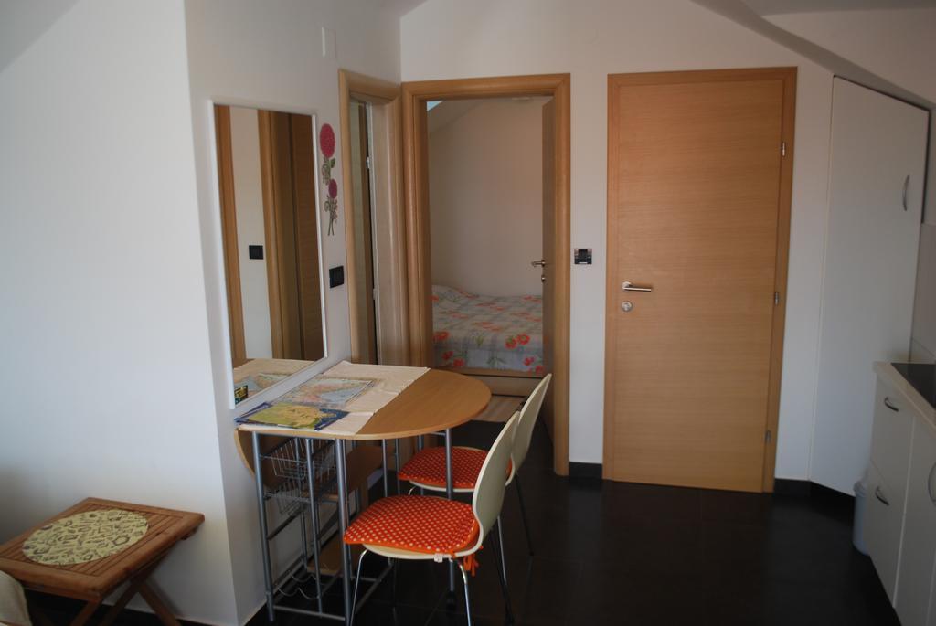 Apartments Villa Lili Lovetovo Vodice Kültér fotó
